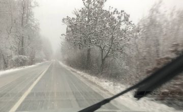 Сообраќајот на патниот правец Струга- ГП Ќафасан нормализиран за сите видови возила, слаб снег на Пресека