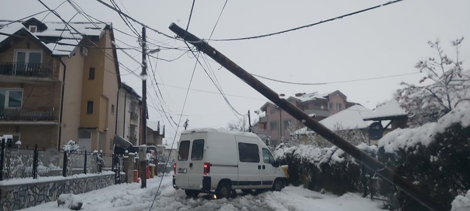 Снегот предизвика проблеми во снабдувањето ел.енергија во Охридско-струшкиот регион