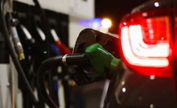 Дизелот поскапува за 3,5 денари, цената на бензините останува иста