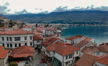 Облачно со повремени врнежи од дожд