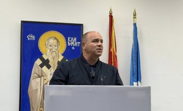 Златна виза не носи визија за Македонија му порача Димитриевски од Охрид на Филипче, СДСМ го обвини за скандали со корупција и „златни парцели“