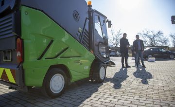 Нова опрема за чистење доби ЈП „Охридски Комуналец“