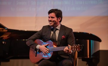 Прекрасен новогодишен концерт на Охридко лето: Елаис и Барбаџелата ја воодушевија публиката во Охрид со импресивната изведба на безвремените арии и канцони