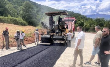 Се асфалтира патот до манастирот „Сите Свети“ во Лешани